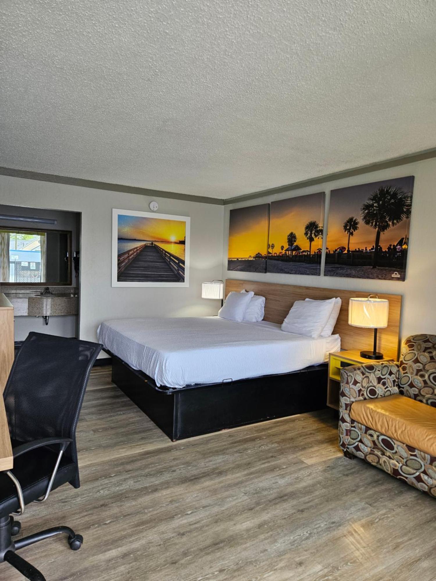 Days Inn By Wyndham Washington Exterior photo