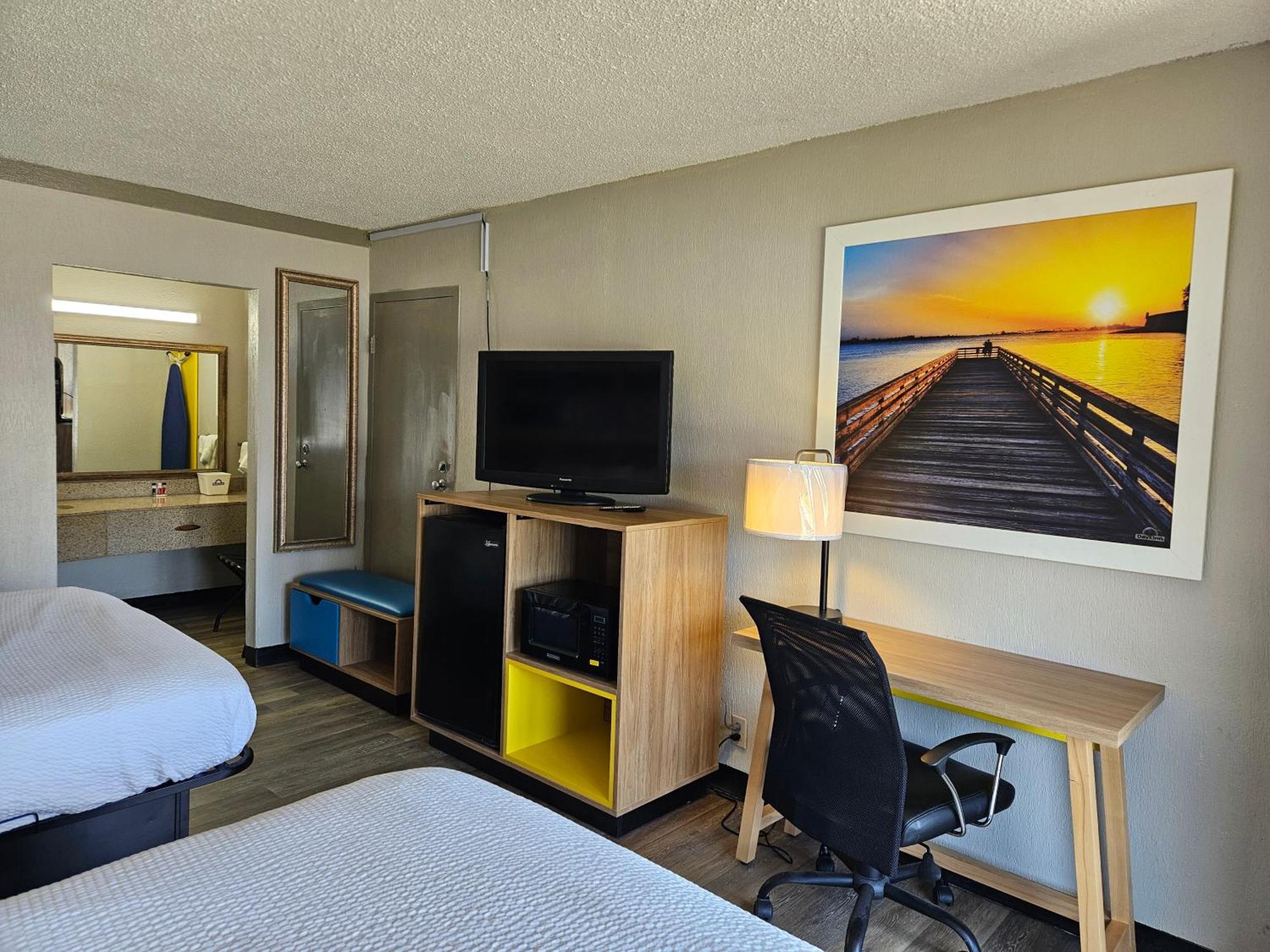 Days Inn By Wyndham Washington Exterior photo